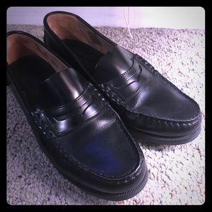 Super comfy slightly worn women’s penny loafers!
